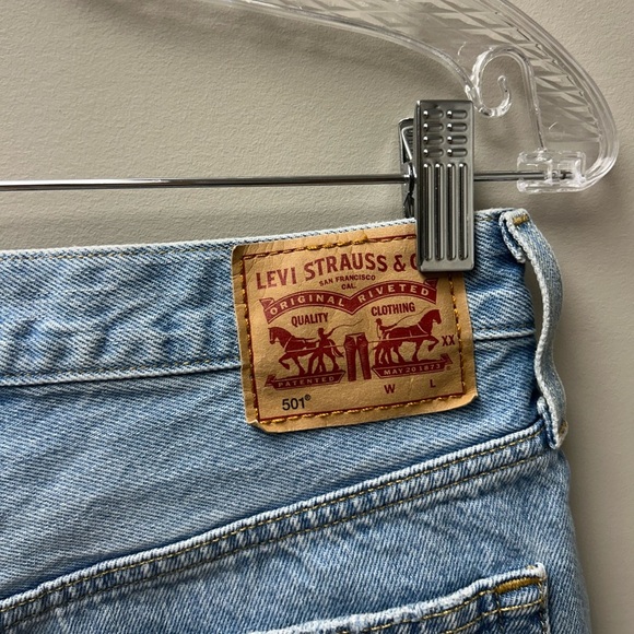 Levi’s 501 Original High Rise Jean Shorts - Picture 3 of 4